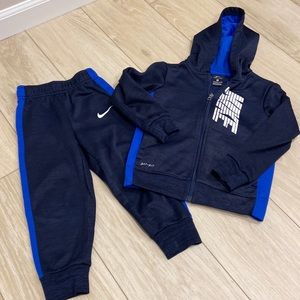 Nike track suit matching zipper hoodie and pants, size 4T.